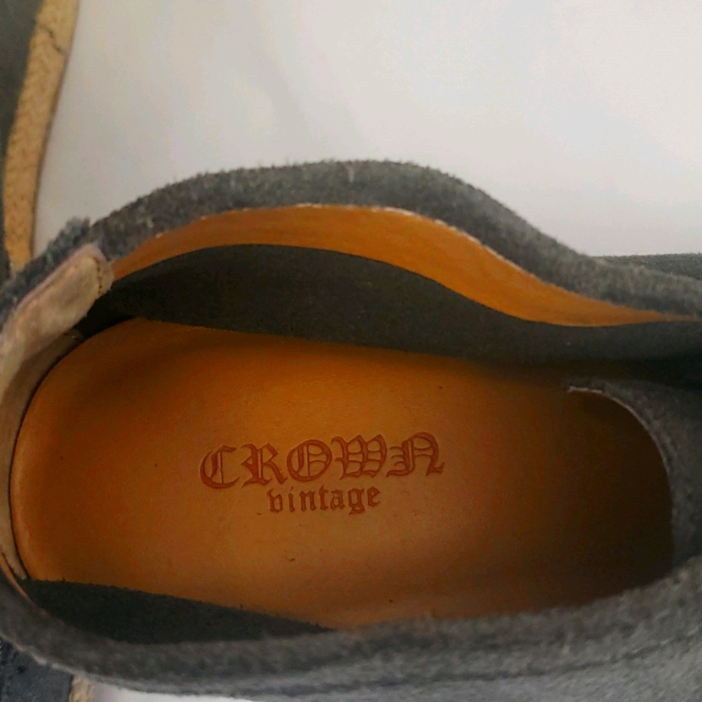 Crown vintage chukkas